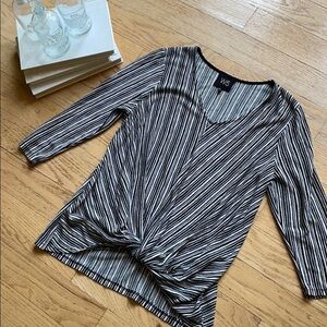 W5 top blue cream size small